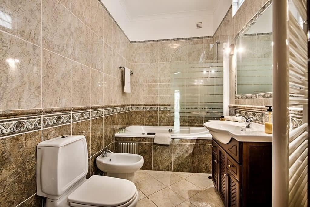 Villa Cabrita, Superb Location, Large Villa, Walk To Restaurants, Supermarkets Beach جويا المظهر الخارجي الصورة