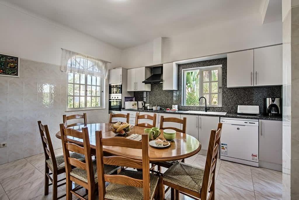 Villa Cabrita, Superb Location, Large Villa, Walk To Restaurants, Supermarkets Beach جويا المظهر الخارجي الصورة